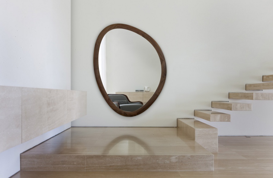 Giolo mirror frame in walnut, Porada