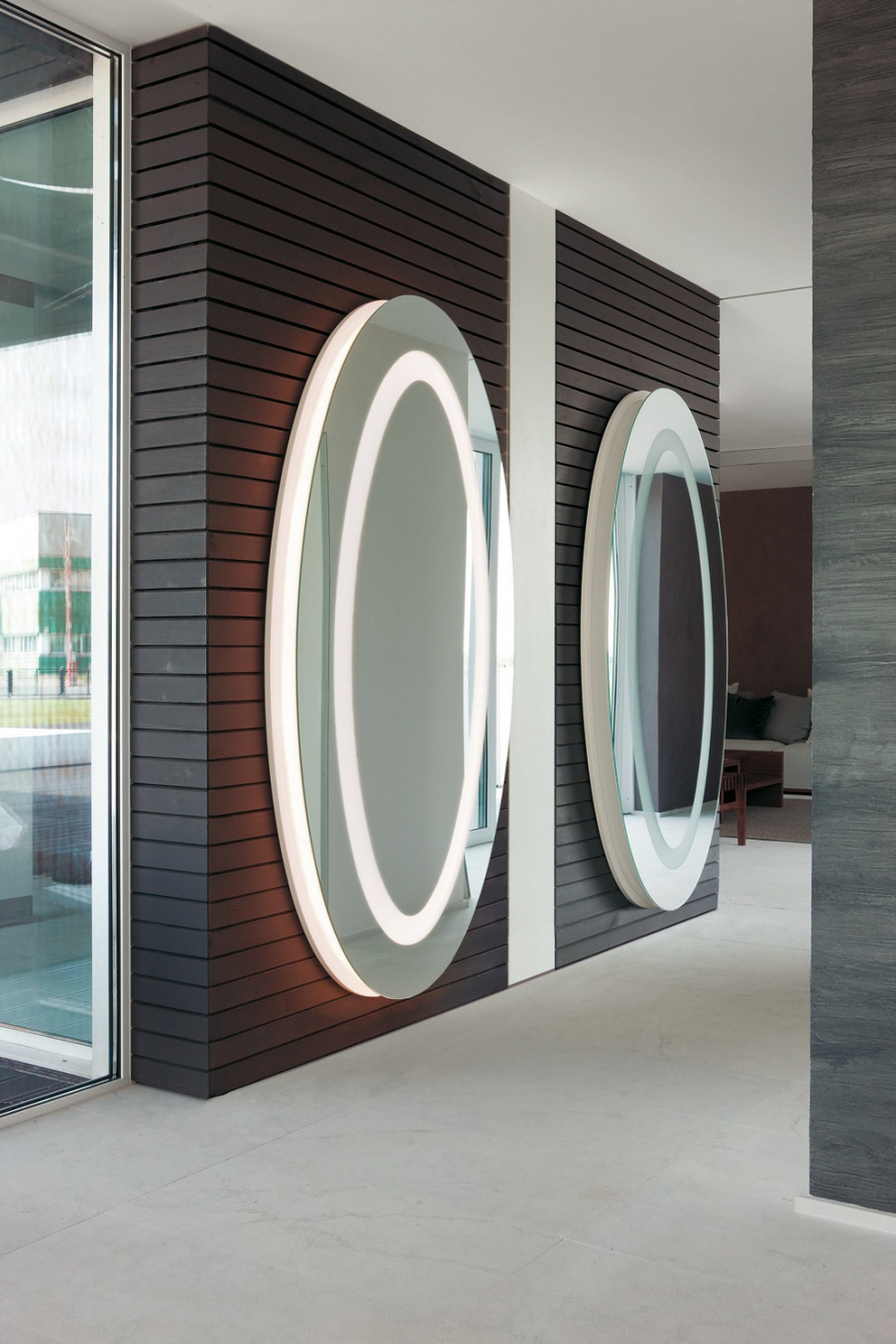 Mirror oval wall Ovalight, Porada