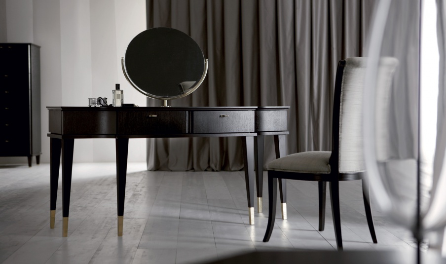 Mirror Ornella, Opera Contemporary