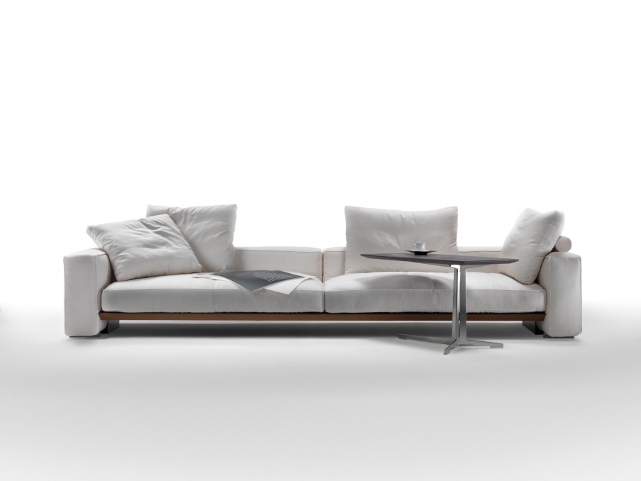 A sofa with a low back Goodplace, Flexform