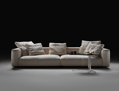 A sofa with a low back Grandemare, Flexform