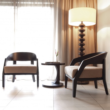 The Babele alta floor lamp