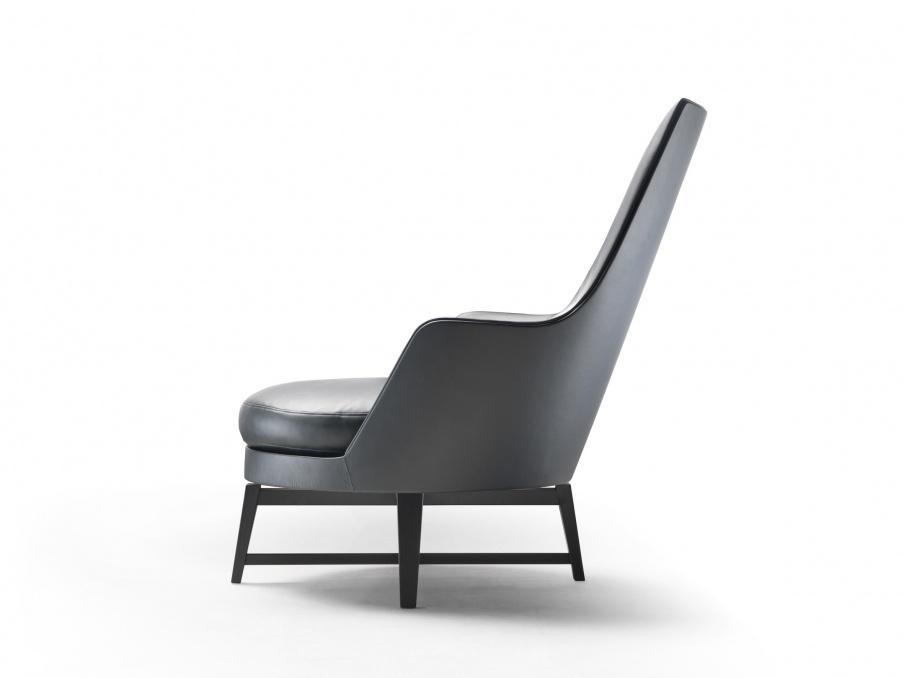 Chair with armrests and upholstered seat Guscioalto, Flexform
