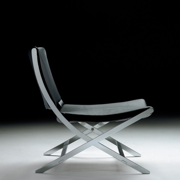 A foldable chair on a metal frame Peter, Flexform