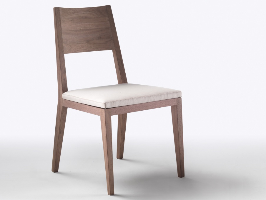 Chair on wooden frame Betty, Flexform