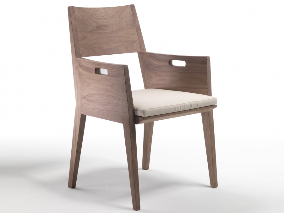 Chair on wooden frame Betty, Flexform