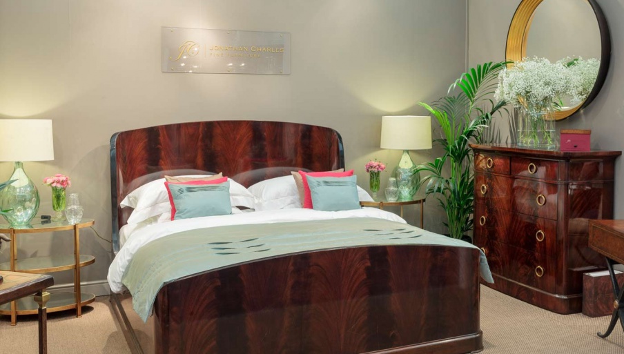 Double bed US King, Jonathan Charles