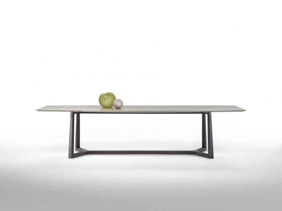 Dining table Gipsy, Flexform