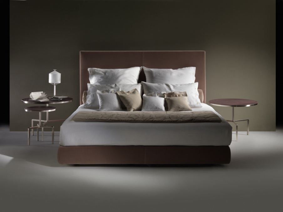 Double bed wooden frame Oltre, Flexform