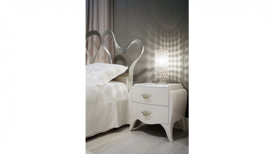 Lorenzo bedside table made of solid wood, Cantori