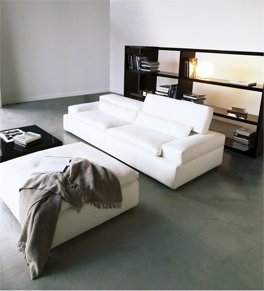 Low table in black finish high gloss lacquer finish, Flat - Swan