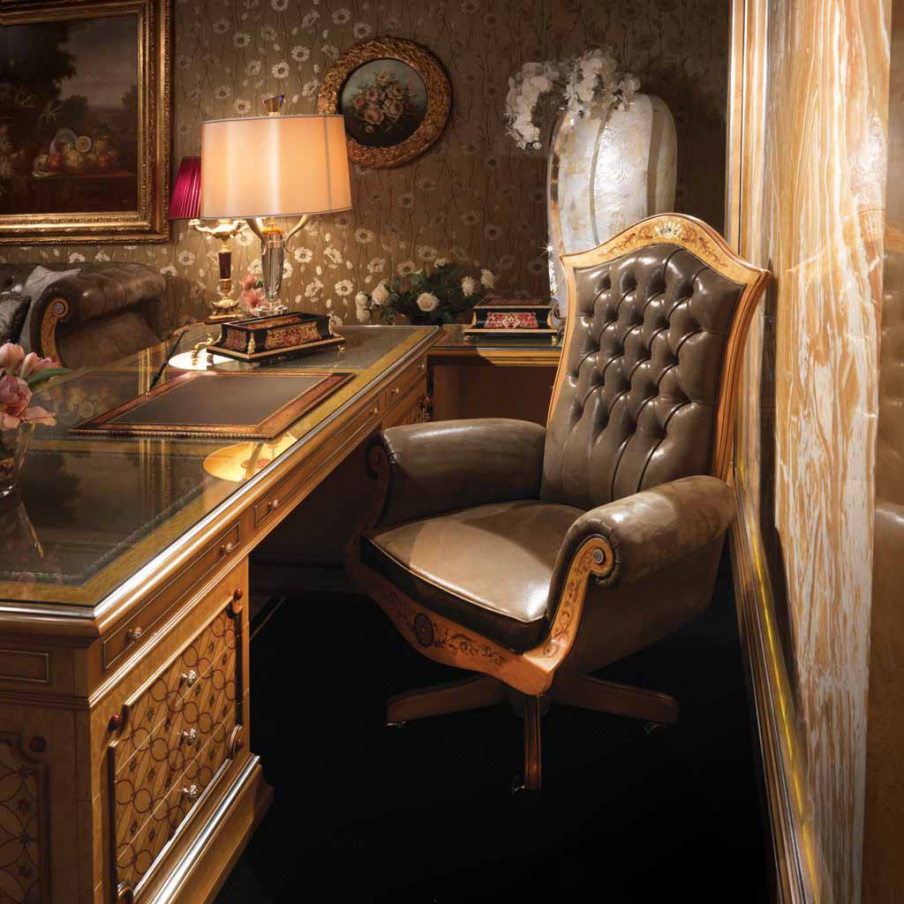 Chair in leather upholstery, Ezio Bellotti