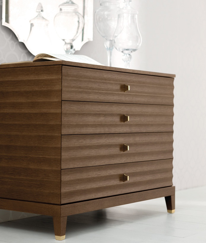 A chest of drawers with fluted surface Elettra, Angelo Cappellini