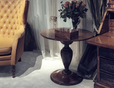 Table with round top, Annibale Colombo