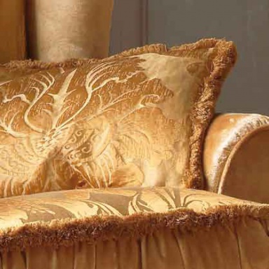 Chair with Ottoman Guiza