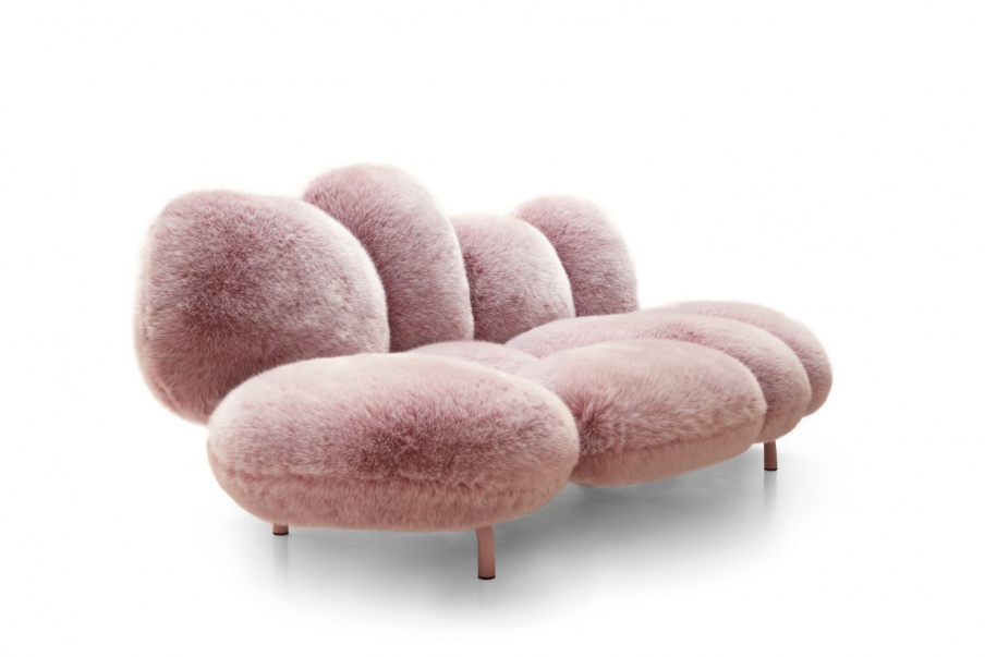 The four-seater sofa upholstered in fur Cipria, Edra