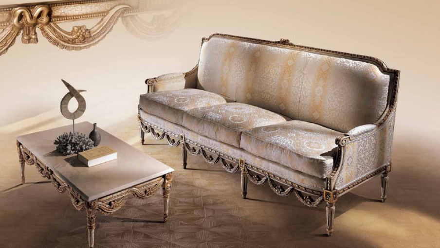 Sofa with carved decoration Cavalcanti, Angelo Cappellini