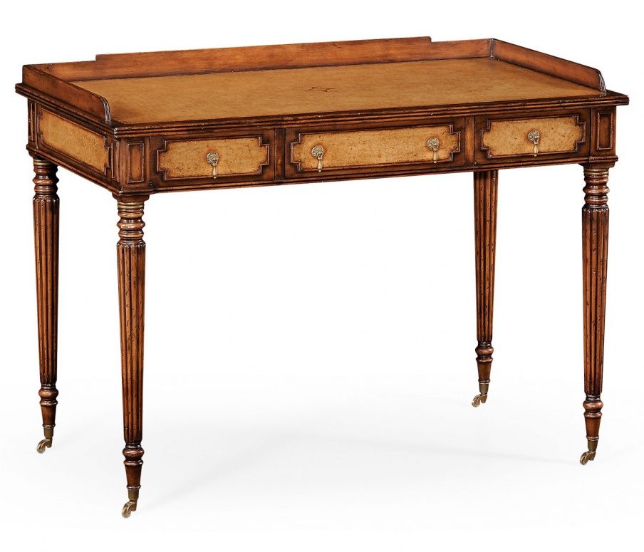 Dressing table on fluted legs Windsor, Jonathan Charles