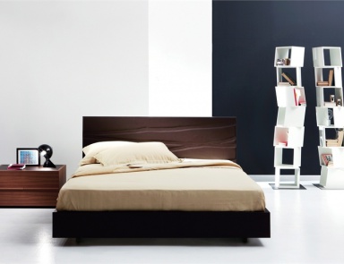 Aki the bedside table, EmmeBi