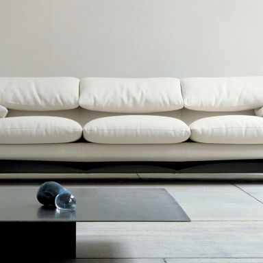The 675 MARALUNGA sofa