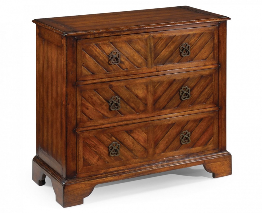 A chest of drawers in natural wood Country Farmhouse, Jonathan Charles