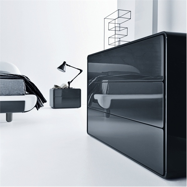 A chest of drawers with rounded corners, Ice Dresser - Presotto