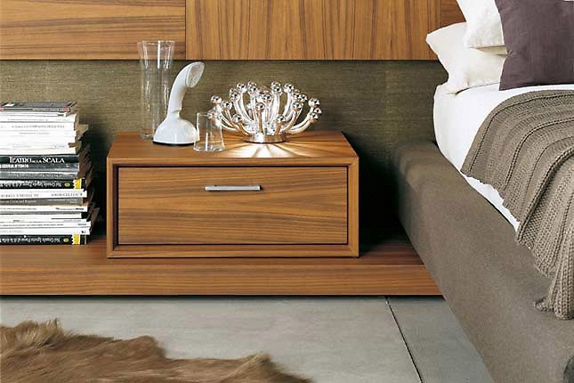 Bedside table solid wood Arion, features tisettanta furnishings