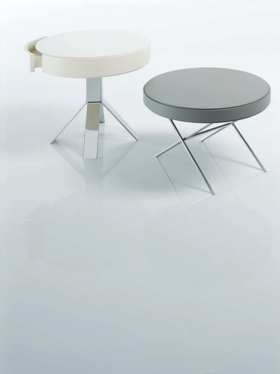 Low table on chromed metal legs, Art& Art light - features tisettanta furnishings