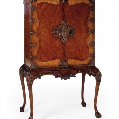 Bar Cabinet Queen Anne