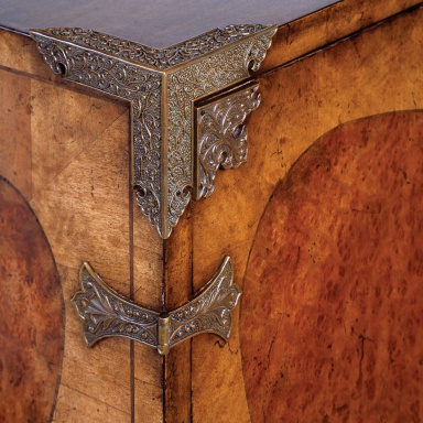 Bar Cabinet Queen Anne