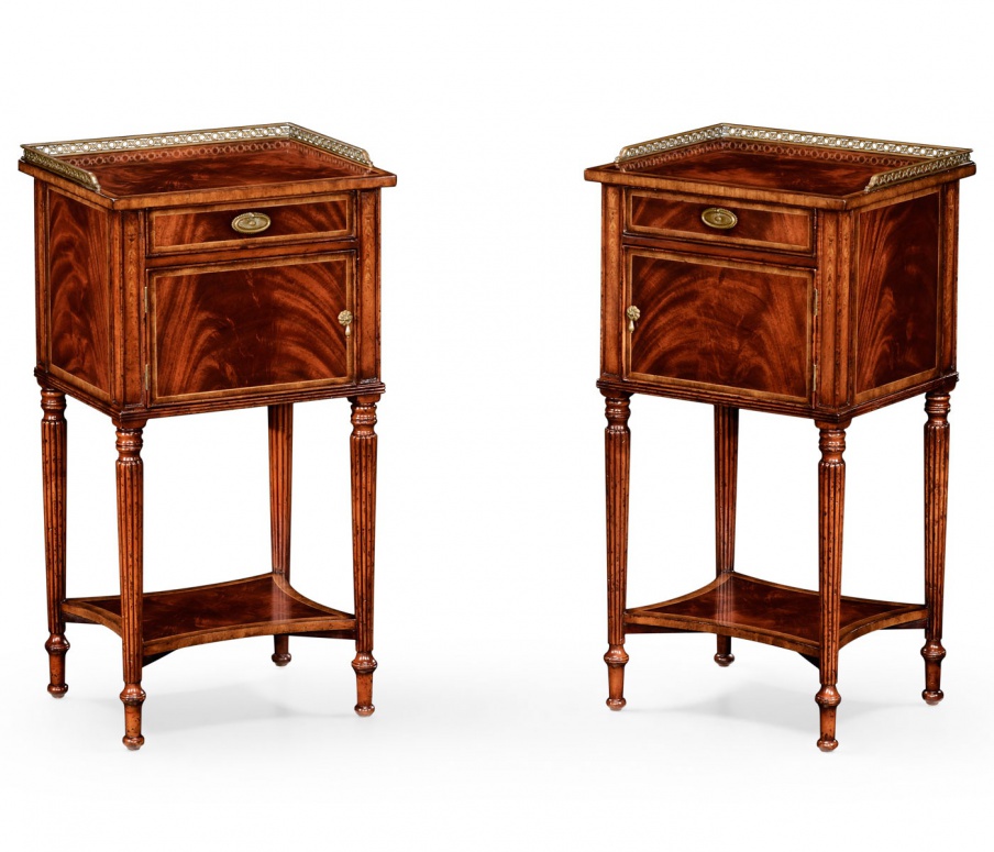 Bedside tables on fluted legs high Buckingham, Jonathan Charles