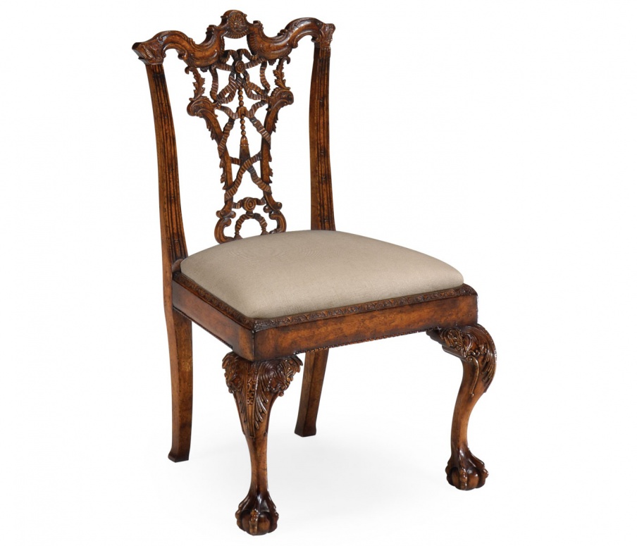 Chair with carved back and legs Buckingham, Jonathan Charles