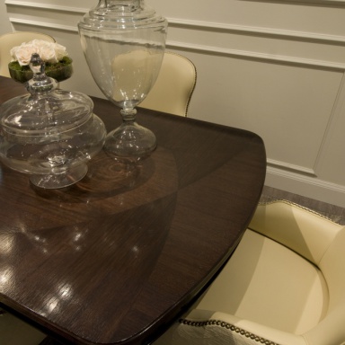 Rigoletto dining table