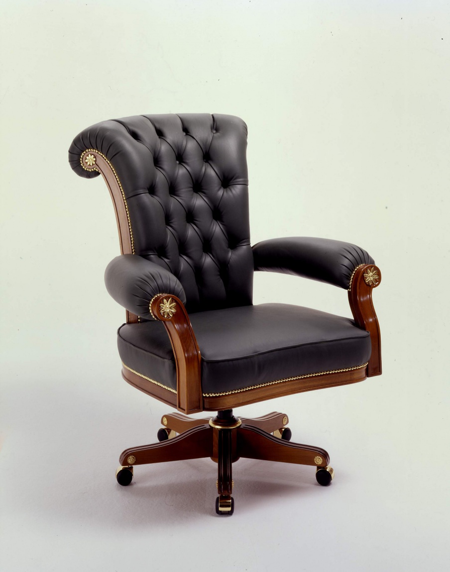 The chair on a rotating basis Impero, Colombo Stile