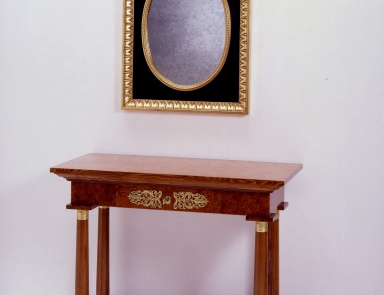 The console is natural wood Impero, Colombo Stile