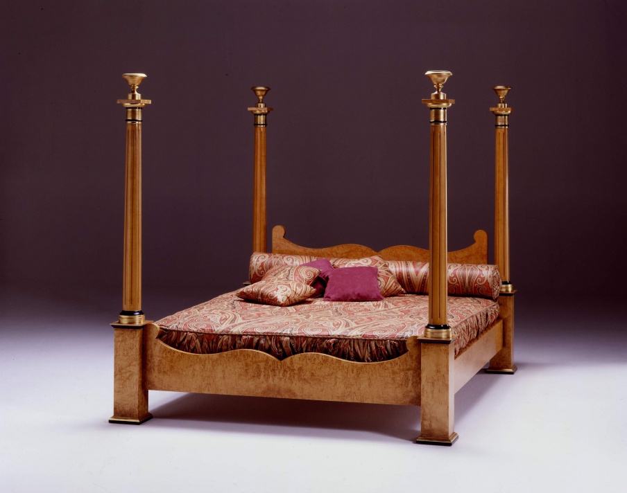 A four-poster bed Impero, Colombo Stile