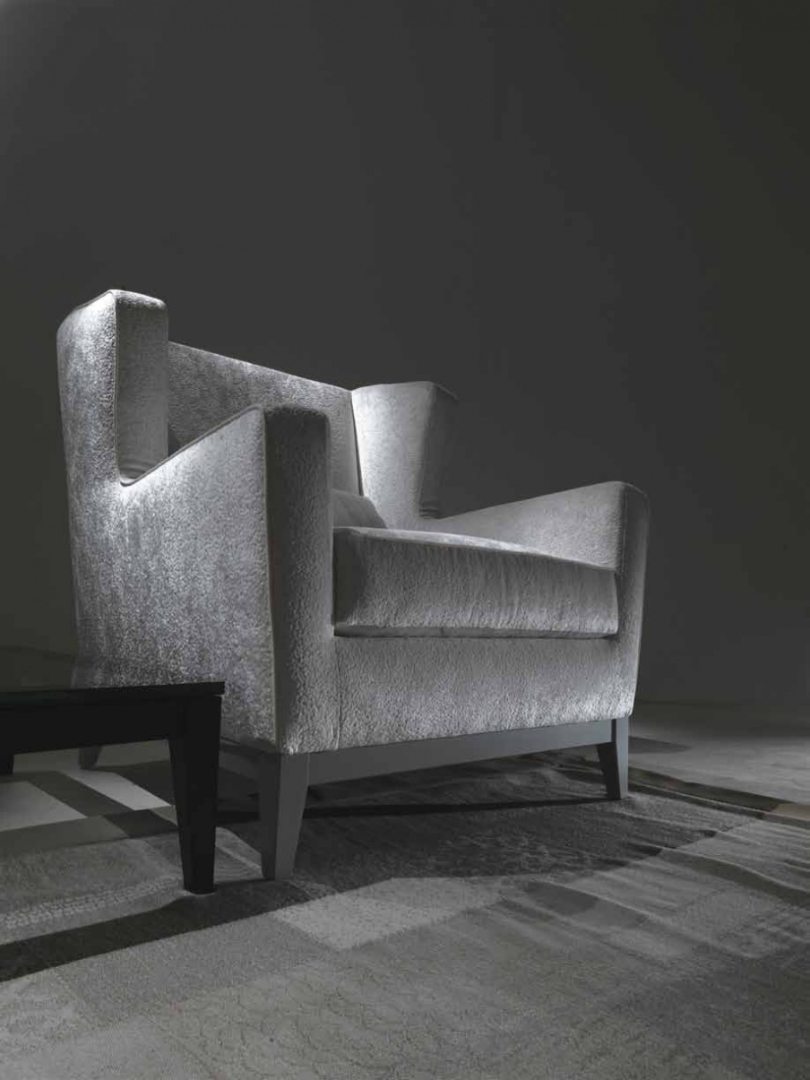The high-backed chair Baltic, Asnaghi (Made in Italy)