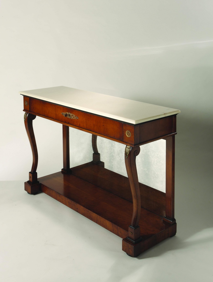 The console is natural wood Sandra Rossi, Colombo Stile