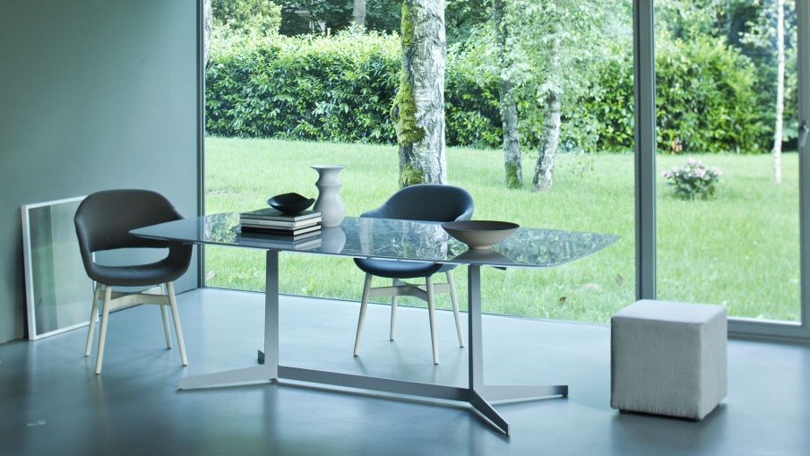 Trilogy dining table with metal frame, Busnelli