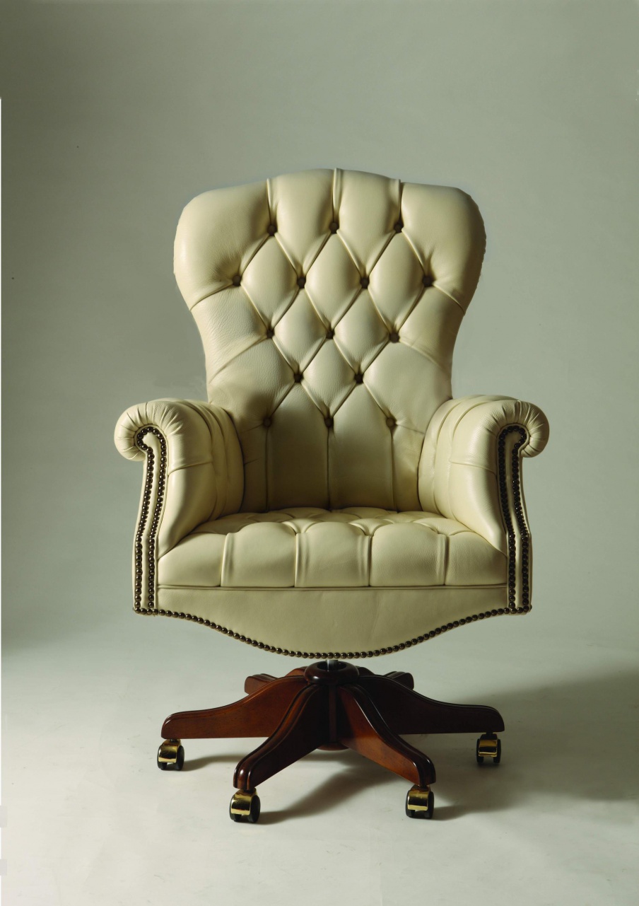 The chair on a rotating basis Sandra Rossi, Colombo Stile