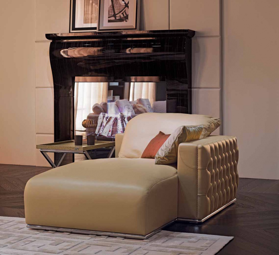 Daybed in leather upholstery Plaza, Fendi