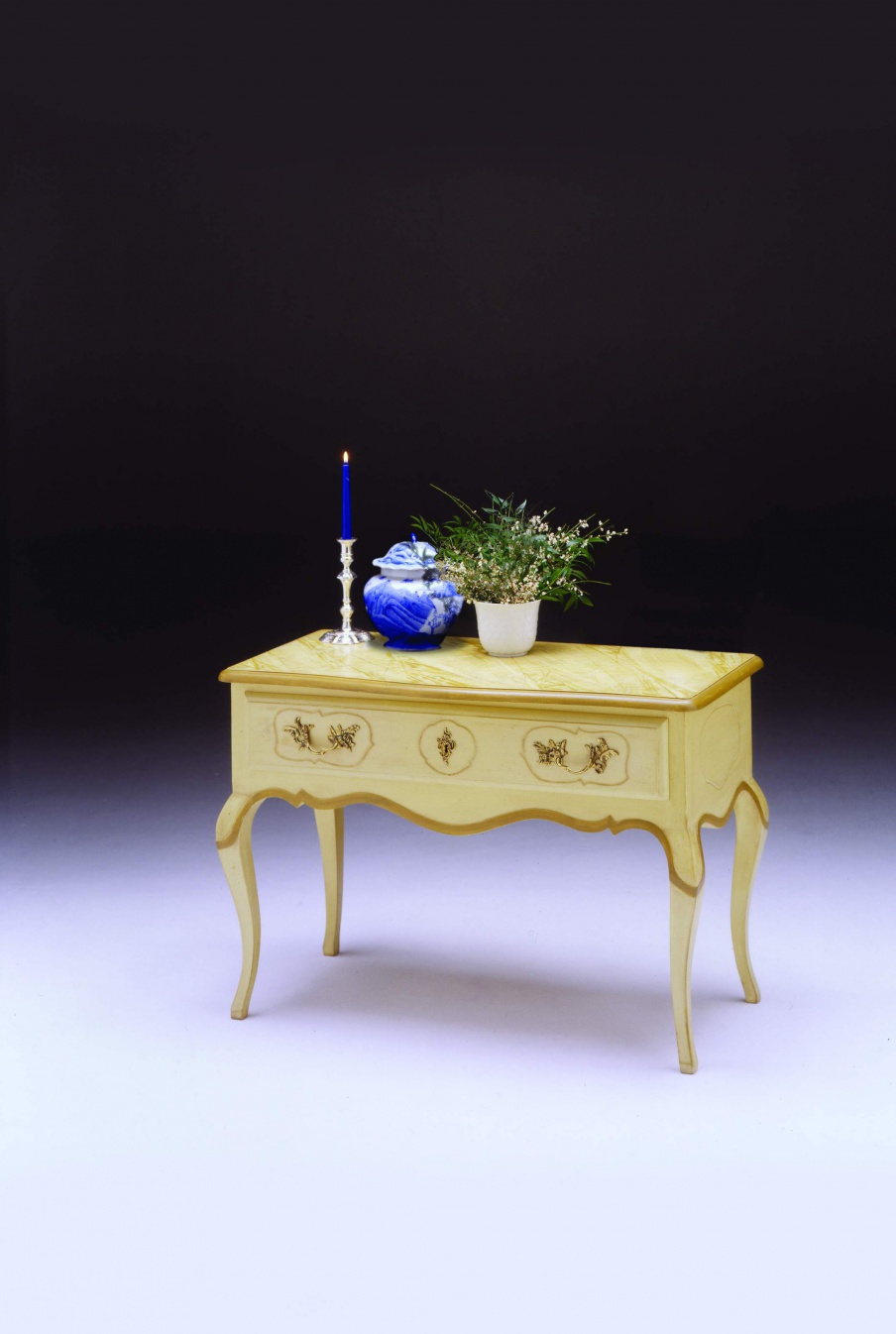 The console is natural wood Sandra Rossi, Colombo Stile