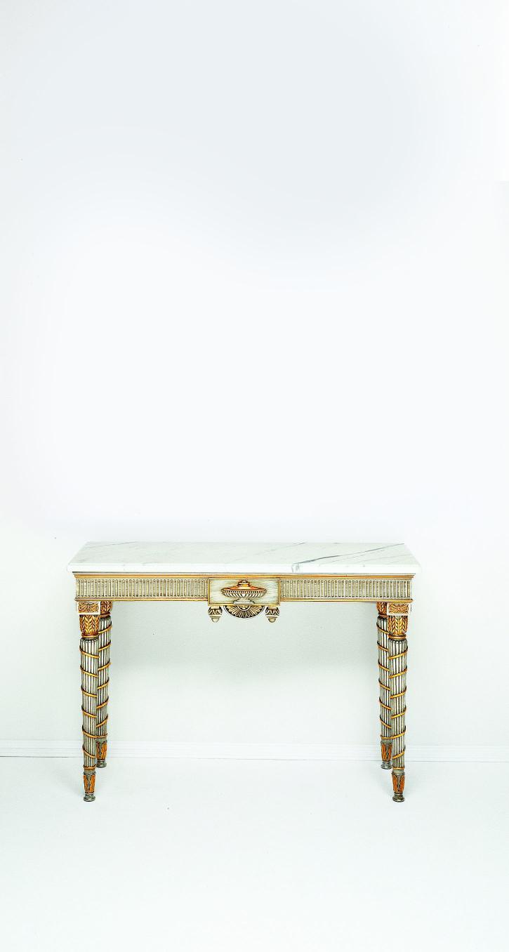 The console is natural wood S. I. P. ARR 09, Colombo Stile