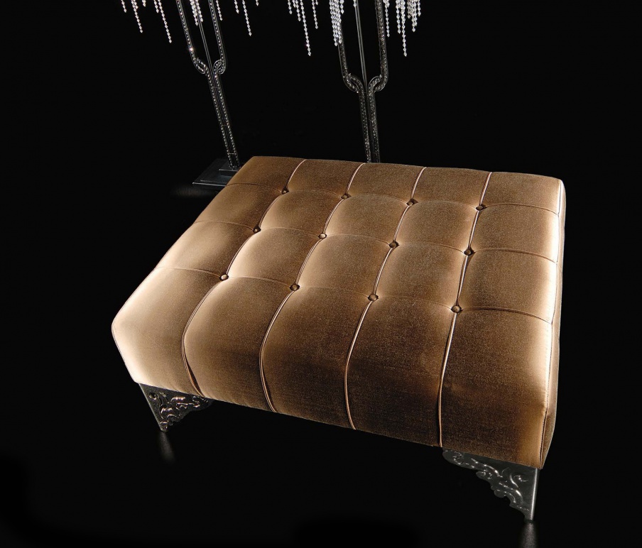 Ottoman with metal legs Rialto, JC Passion