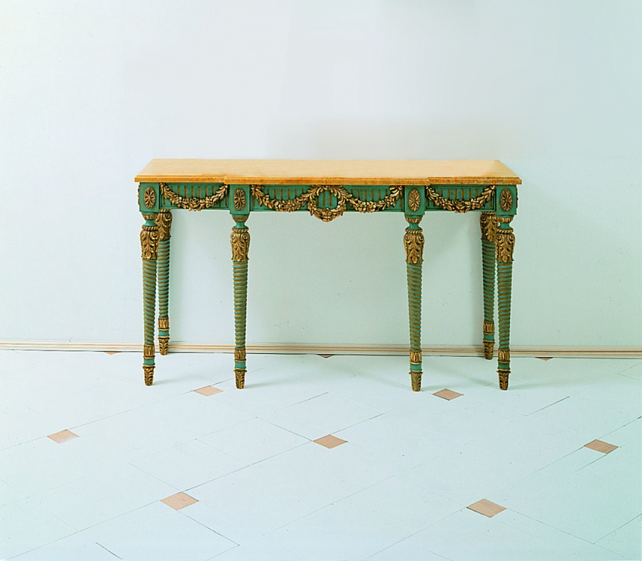 The console is natural wood S. I. P. ARR 09, Colombo Stile