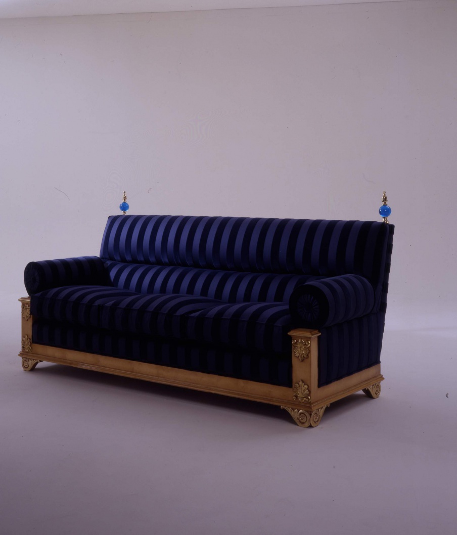 Three seater sofa made of natural wood The Orientalists, Colombo Stile