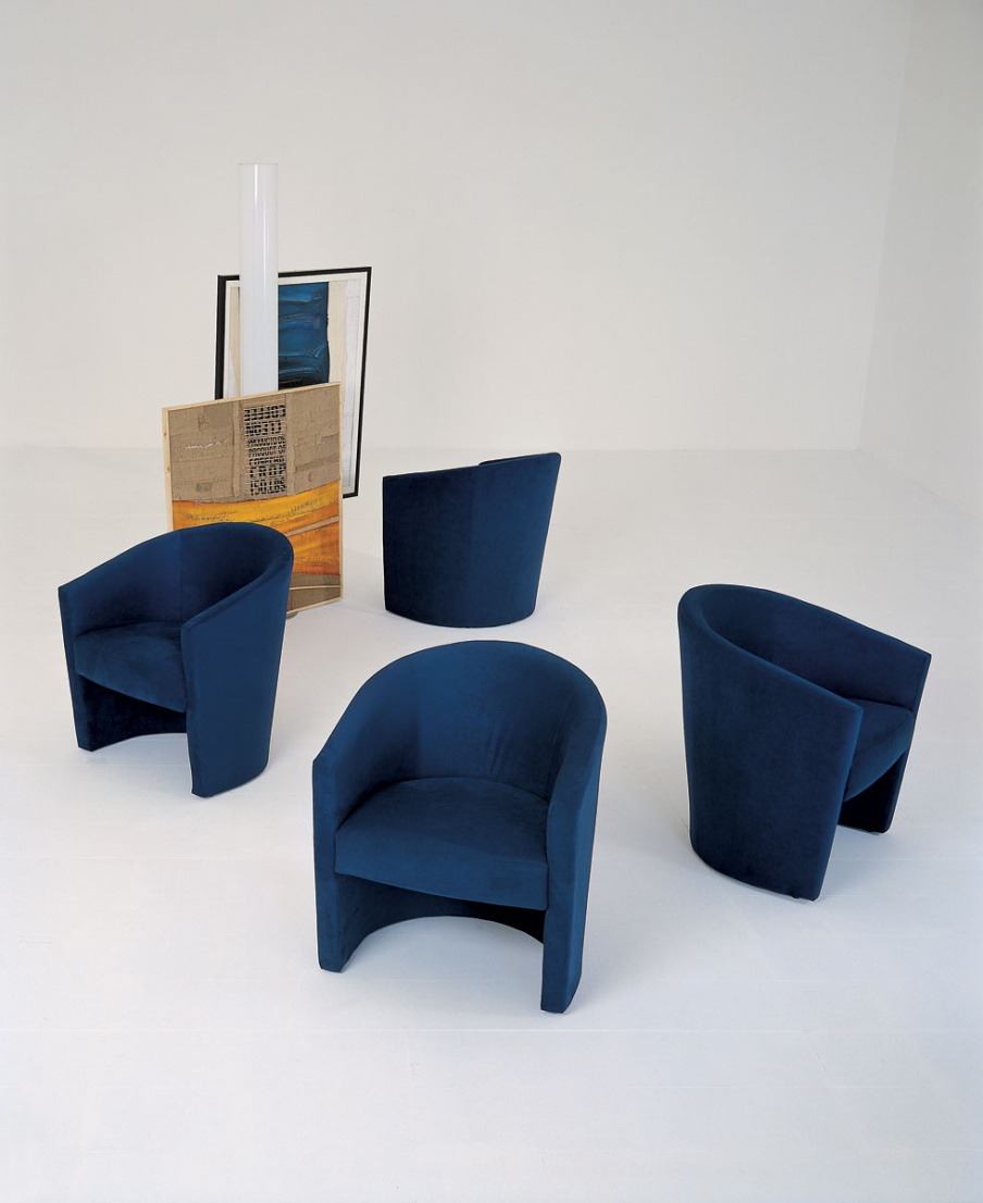 Armchair with a curved backrest Scott, Il Loft