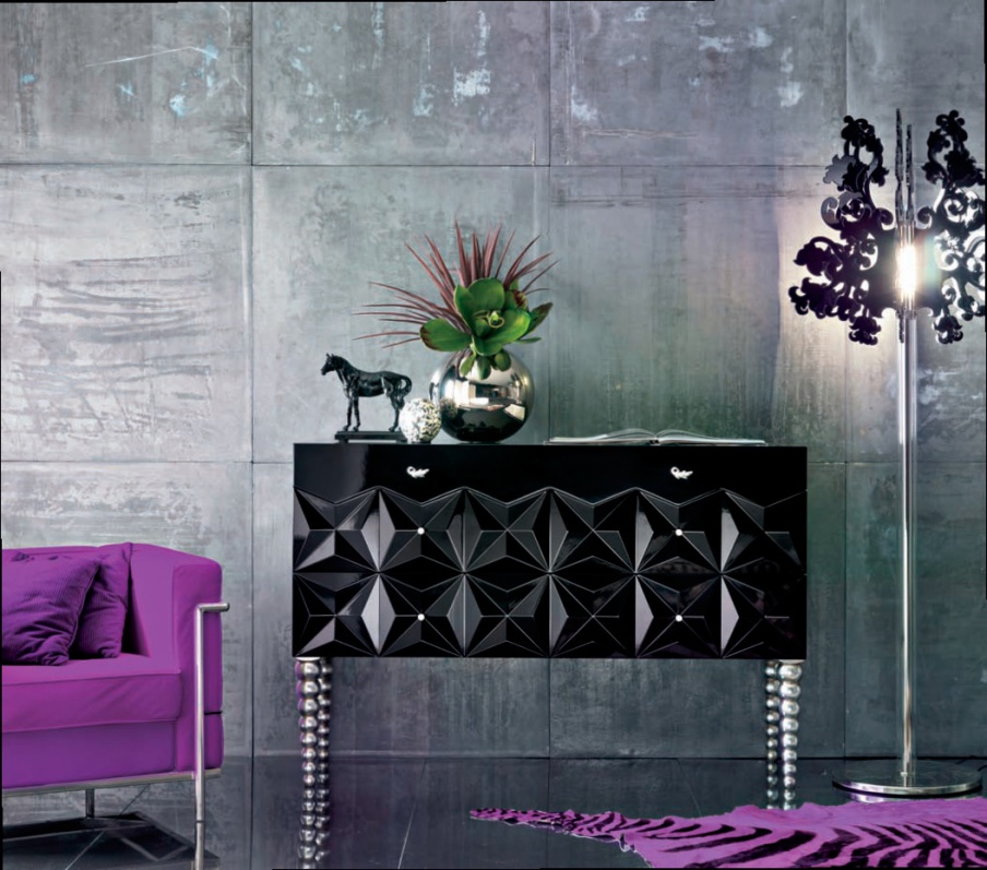 A chest of drawers in black Diamond, Bizzotto