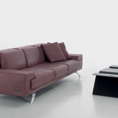 Three-seat sofa V034