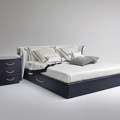 Double bed Rue de Charonne